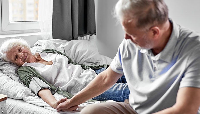 Уход за пожилыми людьми с проживанием